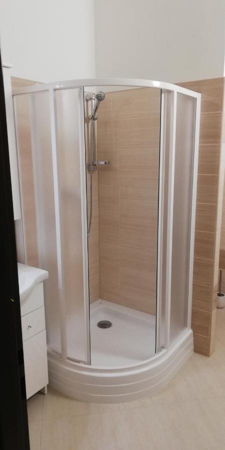 Booking Trzni 데친 외부 사진