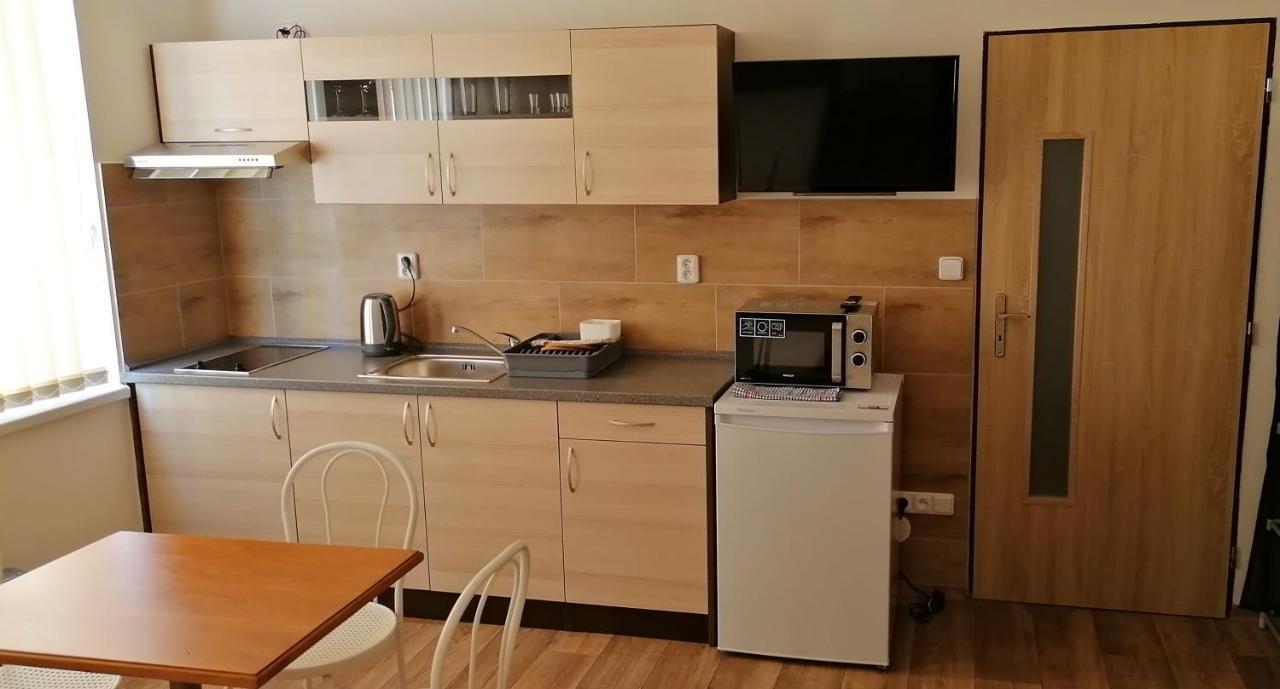 Booking Trzni 데친 외부 사진