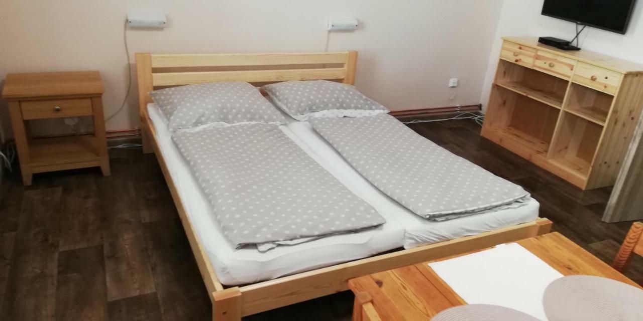 Booking Trzni 데친 외부 사진